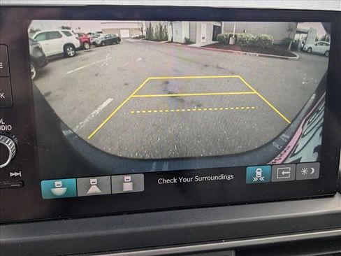 Used 2023 Honda Pilot Touring image 11