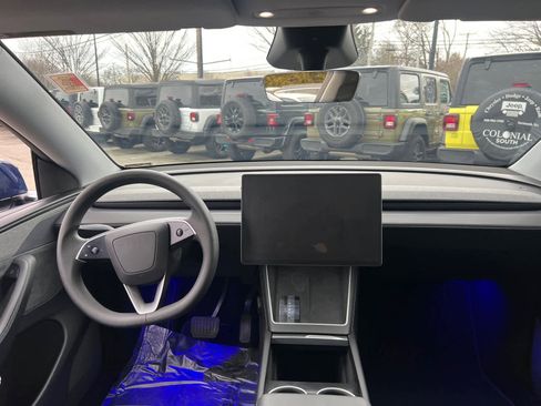 Used 2026 Tesla Model Y 2WD image 30