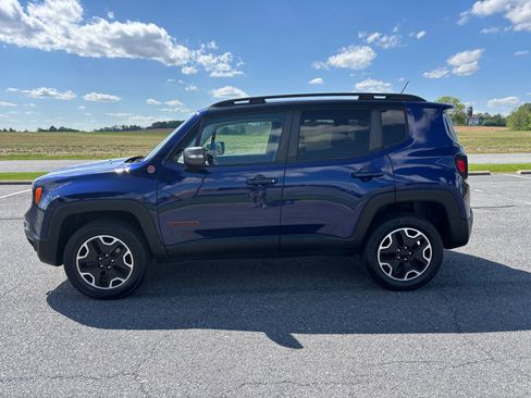 Used 2017 Jeep Renegade Trailhawk w/ Popular Equipment Group AWD/4WD image 10