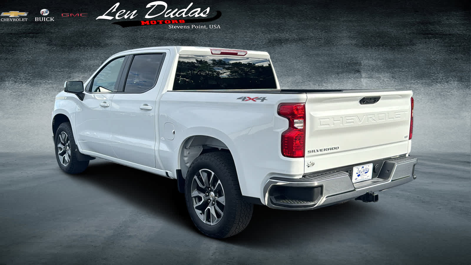 Used 2024 Chevrolet Silverado 1500 LT AWD/4WD image 3