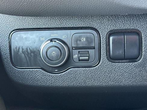 Used 2019 Mercedes-Benz Sprinter 144 Cargo image 40