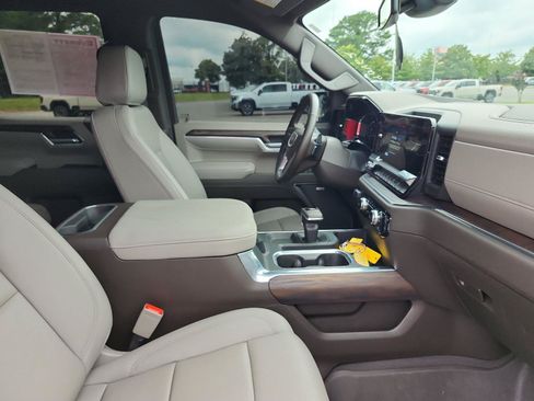 Certified 2025 GMC Sierra 1500 SLT w/ SLT Premium Package AWD/4WD image 10