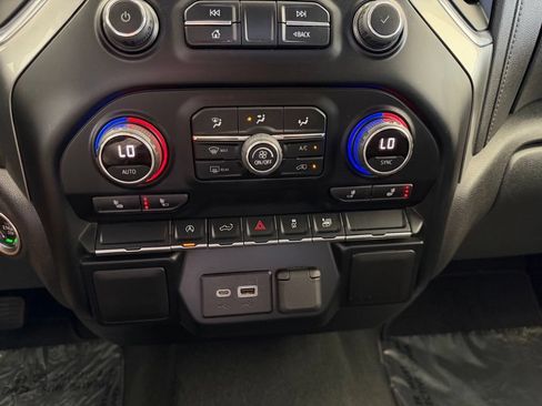 Used 2021 Chevrolet Silverado 1500 LT RWD image 25