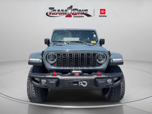 Used 2024 Jeep Wrangler Unlimited Rubicon image 2