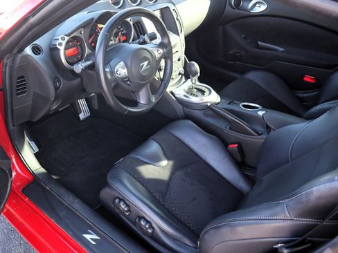 Used 2014 Nissan 370Z Touring w/ Sport Package image 10