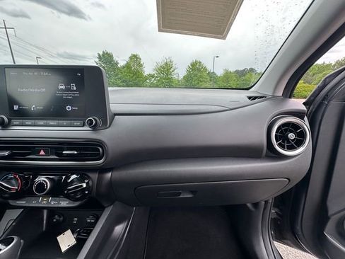 Used 2023 Hyundai Kona SEL AWD/4WD image 16