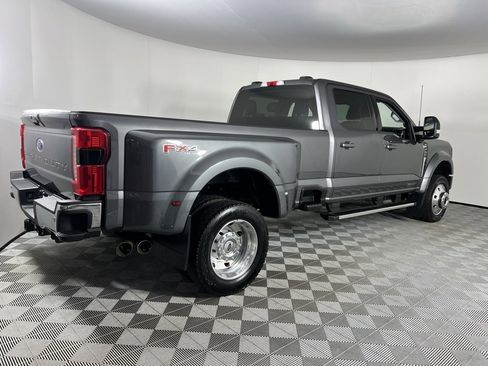 Used 2025 Ford F450 Lariat w/ FX4 Off-Road Package image 7
