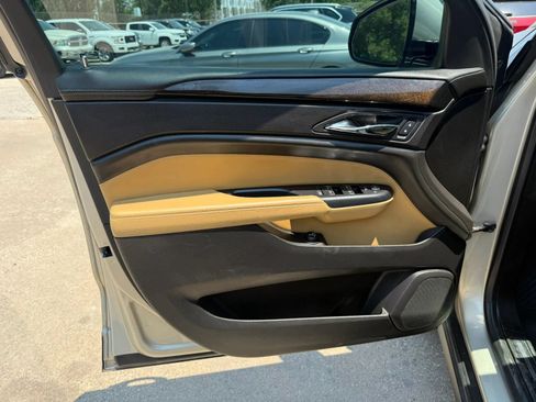 Used 2014 Cadillac SRX Luxury FWD image 19