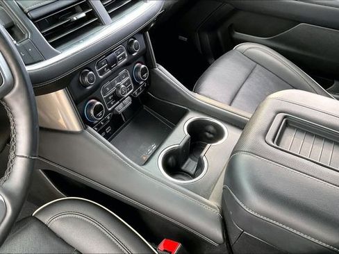 Used 2024 Chevrolet Suburban Premier image 13