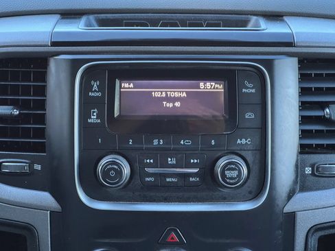 Used 2018 RAM 2500 Tradesman w/ Chrome Appearance Group AWD/4WD image 25