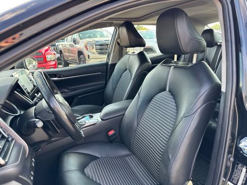 Used 2024 Toyota Camry SE w/ Convenience Package FWD image 11