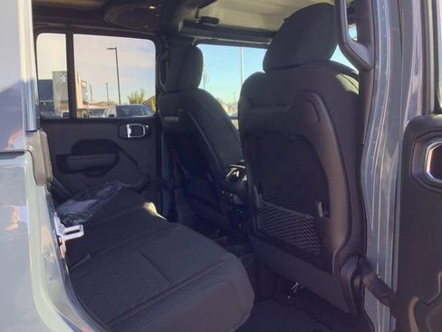 New 2026 Jeep Gladiator Mojave w/ Steel Bumper Group image 34