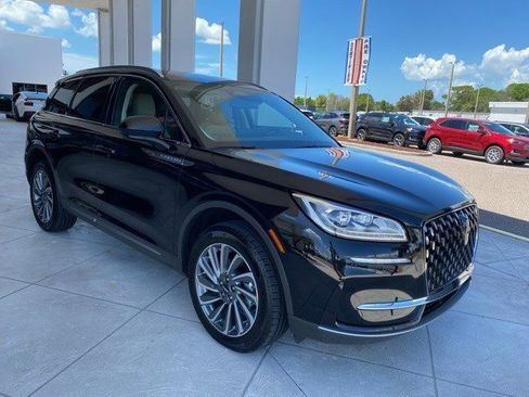 Used 2023 Lincoln Corsair Reserve image 3