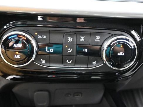 Used 2025 Chevrolet Trax LT w/ Driver Confidence Package FWD image 21