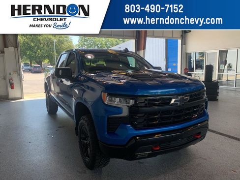 Used 2023 Chevrolet Silverado 1500 LT Trail Boss w/ LT Trail Boss Premium Package AWD/4WD image 1