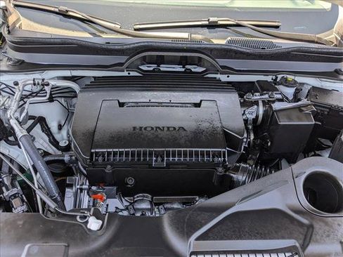 Used 2025 Honda Pilot Touring image 26
