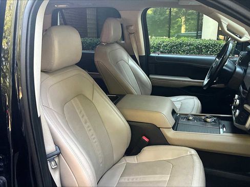 Used 2023 Ford Expedition Limited image 15