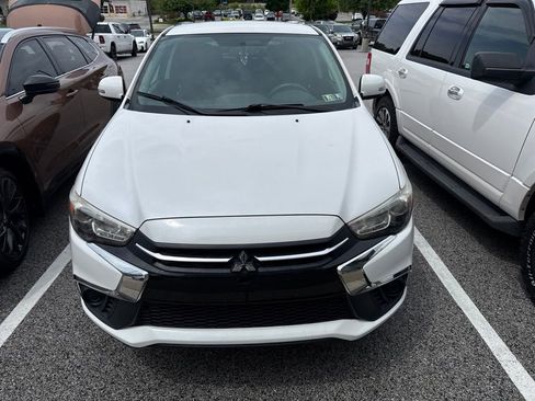 Used 2018 Mitsubishi Outlander Sport ES FWD image 2