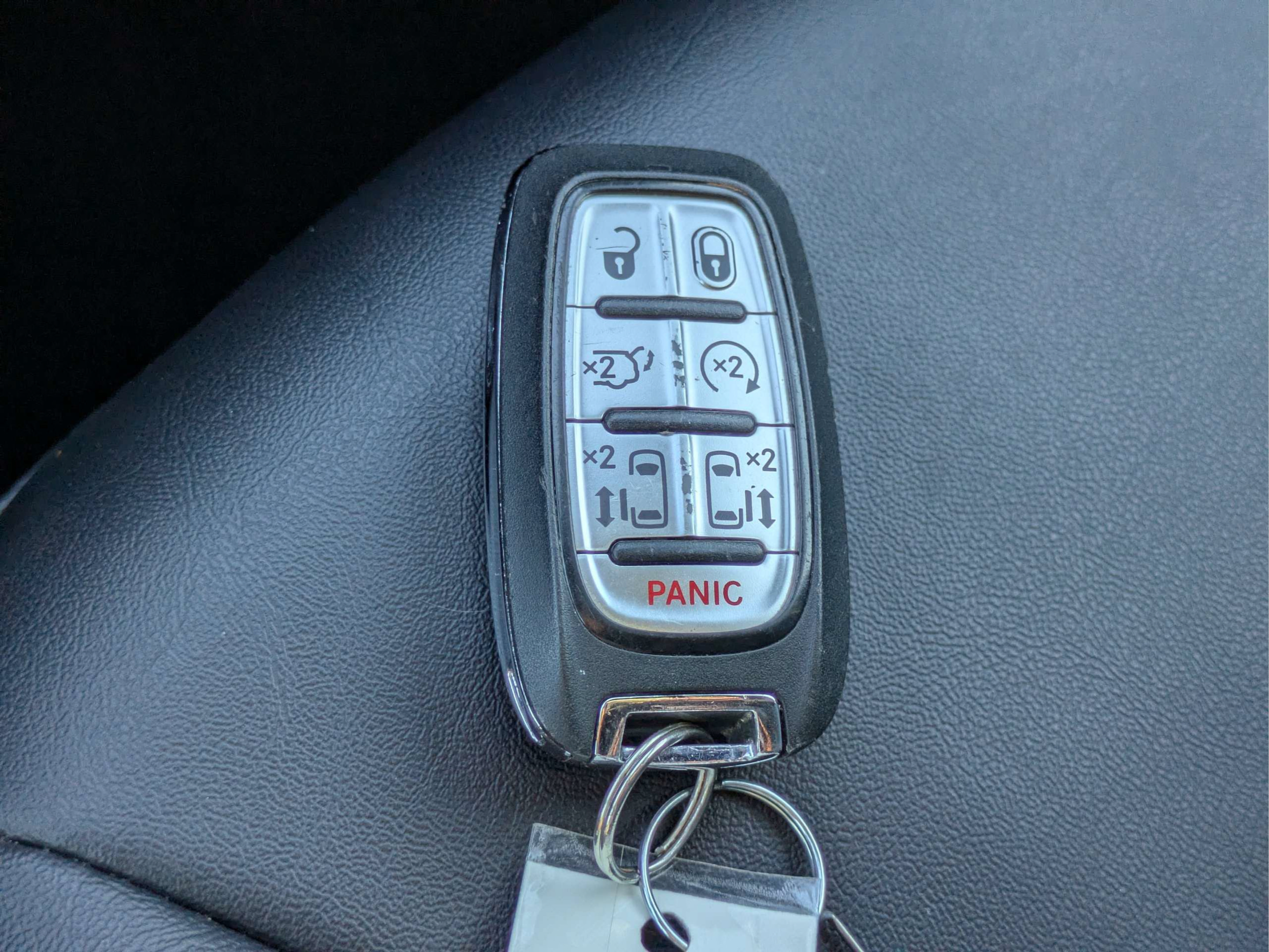 Used 2025 Chrysler Pacifica Select FWD image 28