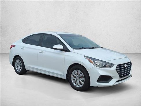 Used 2021 Hyundai Accent SE image 3