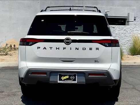 New 2026 Nissan Pathfinder SL image 3