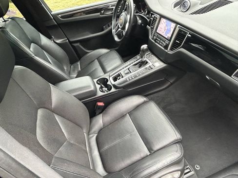 Used 2018 Porsche Macan AWD/4WD image 38