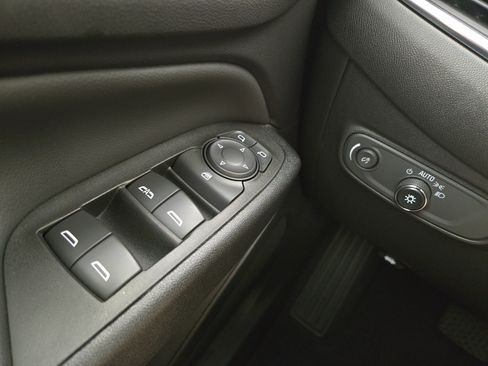 Used 2022 Chevrolet Equinox LT FWD image 29