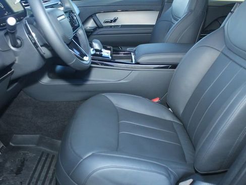 Used 2025 Land Rover Range Rover Sport Dynamic SE image 21