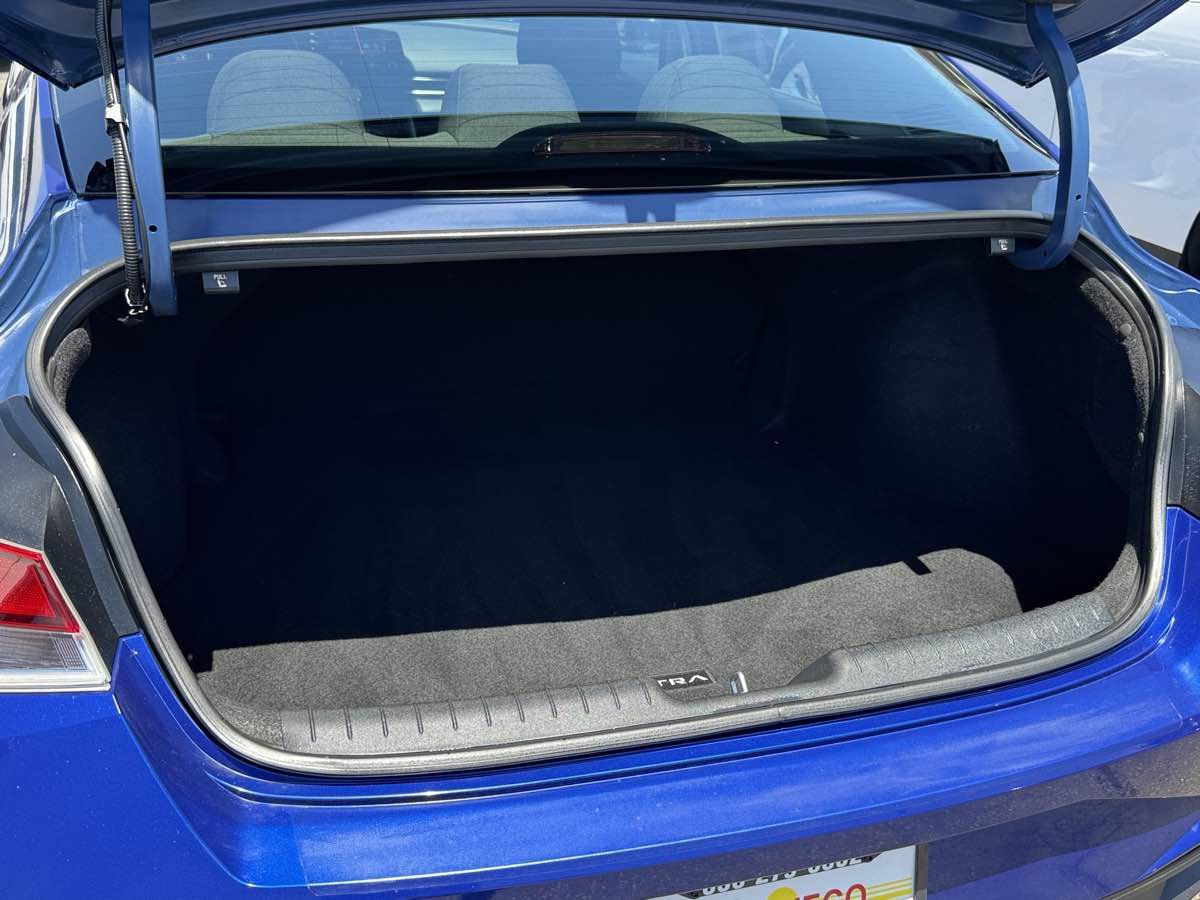 Used 2021 Hyundai Elantra SEL w/ Convenience Package FWD image 8