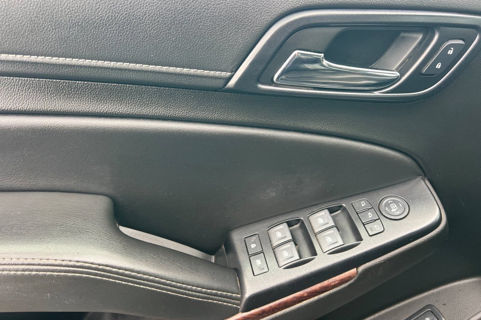 Used 2020 GMC Yukon SLT AWD/4WD image 12