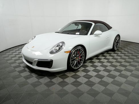Certified 2018 Porsche 911 Carrera 4S image 1