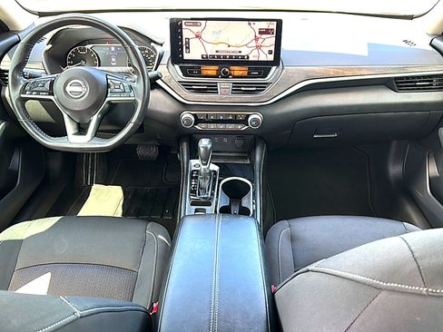 Used 2024 Nissan Altima 2.5 SV w/ SV Premium Package FWD image 21