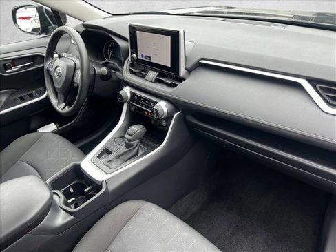 Used 2025 Toyota RAV4 XLE image 23