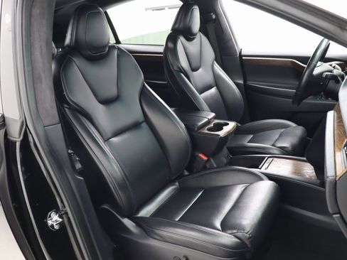 Used 2020 Tesla Model X Long Range image 18