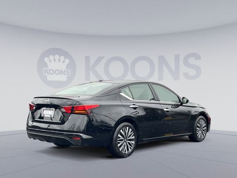 Used 2024 Nissan Altima 2.5 SV image 5