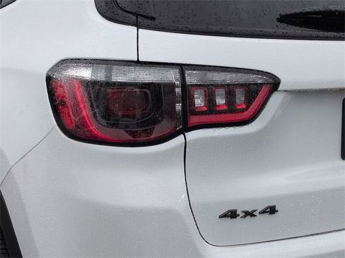 New 2026 Jeep Compass Latitude image 12