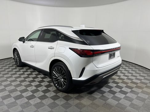 Used 2024 Lexus RX 350 FWD w/ Convenience Package image 3