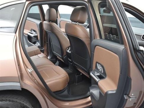 Used 2022 Mercedes-Benz GLA 250 4MATIC w/ Premium Package Lite image 25