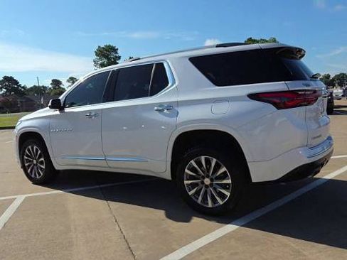 Certified 2023 Chevrolet Traverse Premier FWD image 6