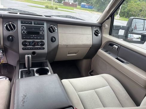 Used 2010 Ford Expedition XLT AWD/4WD image 23