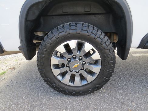 Used 2023 Chevrolet Silverado 2500 Custom w/ Custom Value Package AWD/4WD image 12