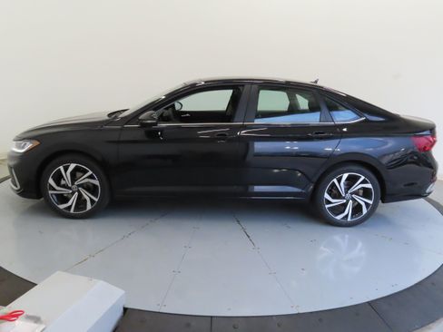 New 2026 Volkswagen Jetta SEL image 8