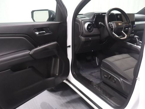 Used 2023 Chevrolet Colorado LT w/ LT Convenience Package II AWD/4WD image 10
