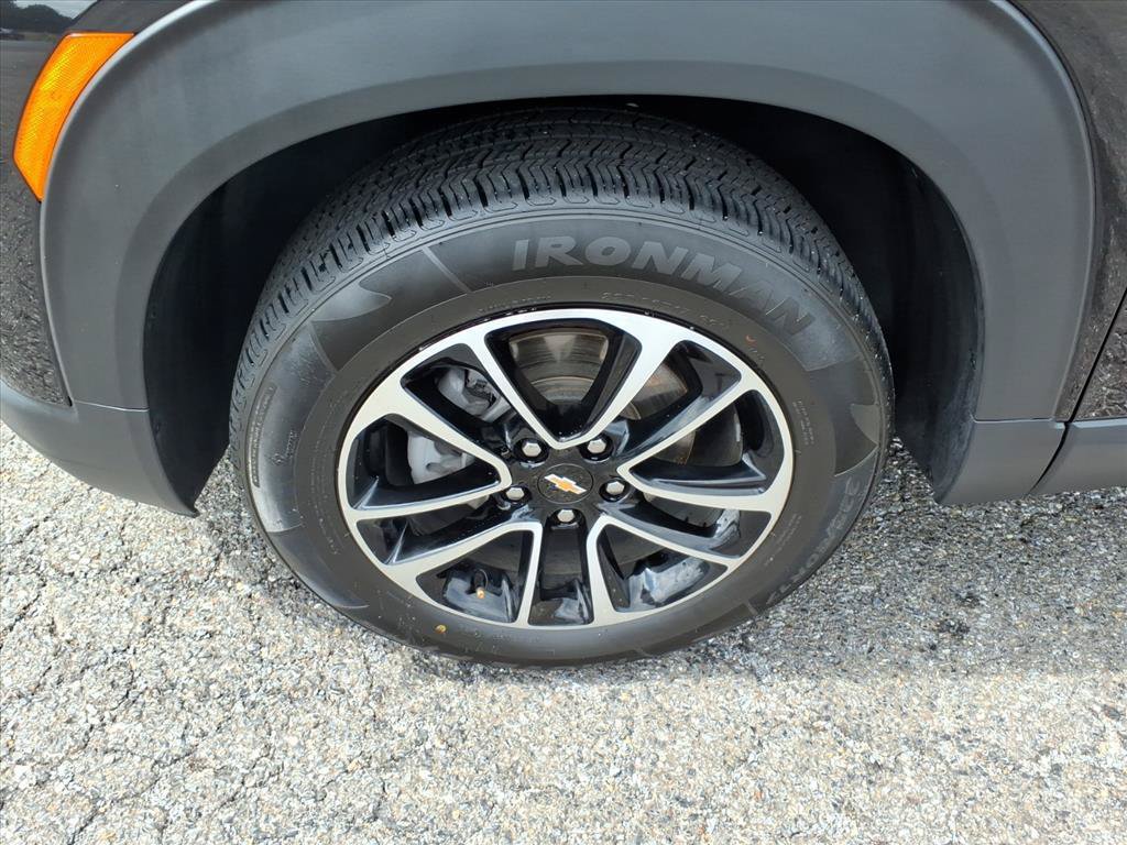 Used 2025 Chevrolet TrailBlazer LT AWD/4WD image 10