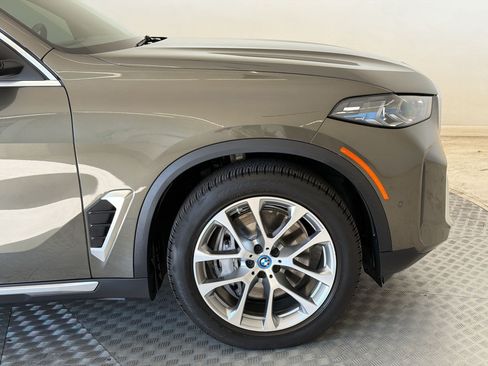 Used 2025 BMW X5 xDrive50e AWD/4WD image 13