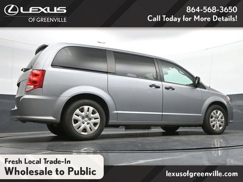 Used 2019 Dodge Grand Caravan SE FWD image 12
