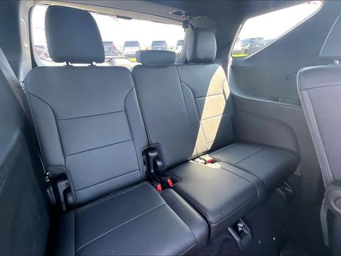 Used 2025 Chevrolet Traverse High Country w/ LPO, Floor Liner Package AWD/4WD image 22