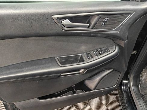 Used 2017 Ford Edge SE image 33