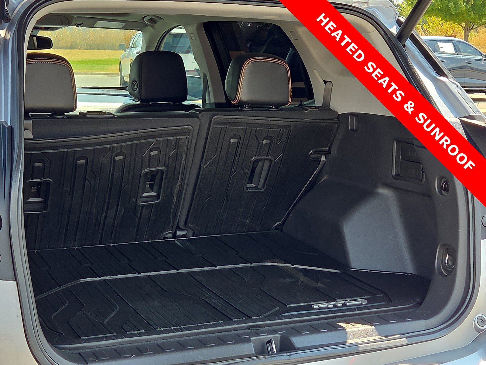 Used 2024 GMC Terrain AT4 w/ Infotainment Package II AWD/4WD image 9