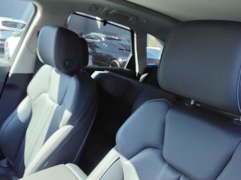 Certified 2025 Audi Q5 e Premium Plus w/ Premium Plus Package image 18